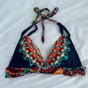 Patterned bikini top